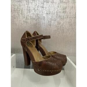 Prada Leather and Wood Floral Platform Clogs Size: EU 37.5 US 7.5 (B7)